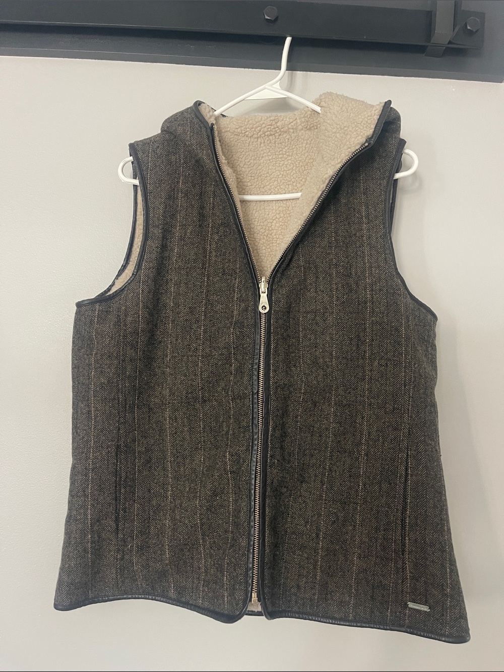 Cozy Hooded Sherpa-Lined Wool-Blend Vest - Dark Brown